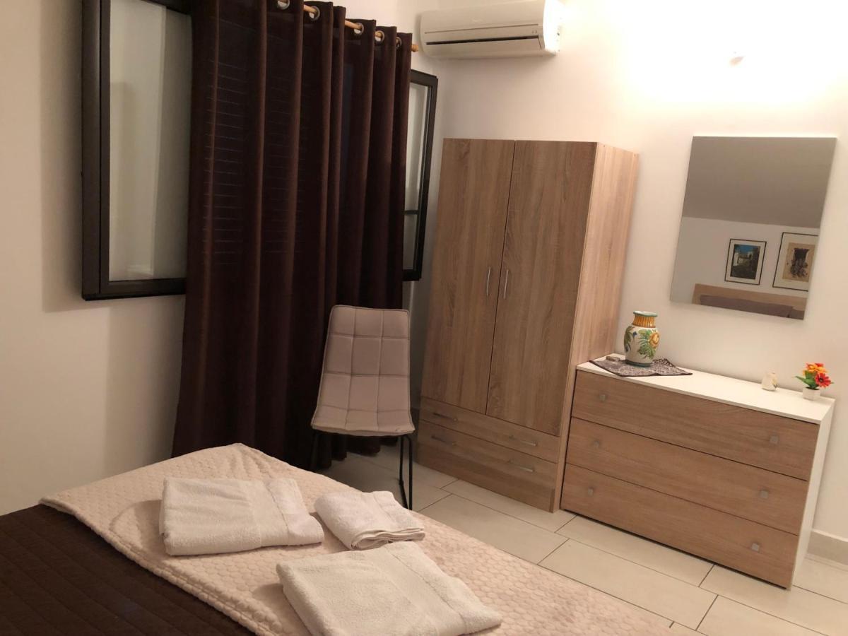 Royal Bay Apartment *